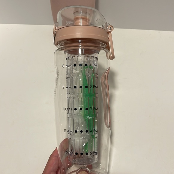 NWOT - Willceal Fruit Infuser Water Bottle Pink Cover 32 Oz. BPA Free Durable - Picture 2 of 7